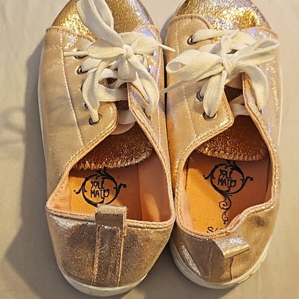 "Sole Mates" Brand size small 6/7 ROSE gold, glittering